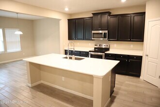 6816 Crosby Falls Dr in Jacksonville, FL - Building Photo - Building Photo