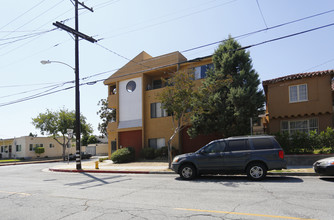 530 E Lomita Ave in Glendale, CA - Building Photo - Building Photo