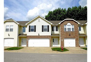 481 NE Adams Dairy Pkwy in Blue Springs, MO - Building Photo