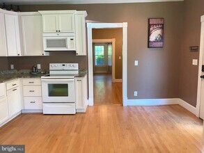 10304 Gunston Rd in Lorton, VA - Building Photo - Building Photo