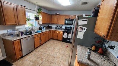 16125 Hollyhill Ct in Justin, TX - Building Photo - Building Photo