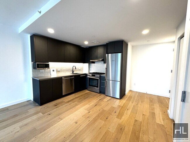 NORTHERN BOULEVARD in Queens, NY - Building Photo - Building Photo