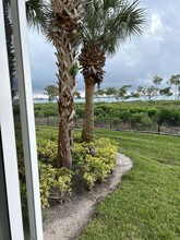 24 Harbour Isle Dr E in Fort Pierce, FL - Building Photo - Building Photo