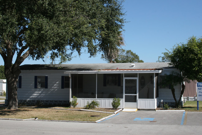 Sunshine Village Mobile Home Park in Lakeland, FL - Foto de edificio - Building Photo