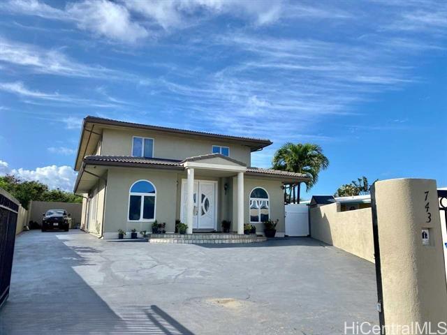 743 Ahukini St in Honolulu, HI - Building Photo - Building Photo