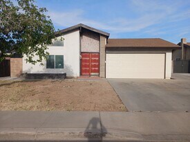 1230 N Las Posas Ct in Ridgecrest, CA - Building Photo