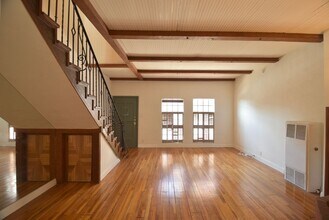 2062 Argyle Ave in Los Angeles, CA - Building Photo - Building Photo