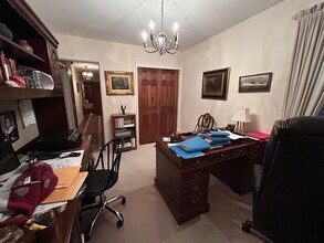 4602 28th Ave, Unit 3 bedroom 1 bathroom in Astoria, NY - Building Photo - Building Photo