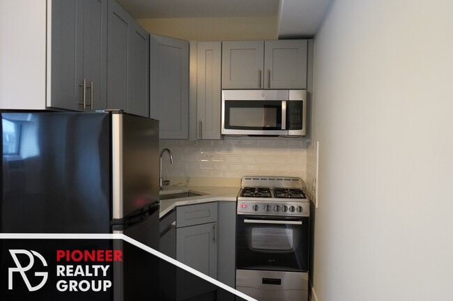 503 W Belmont Ave, Unit 5I in Chicago, IL - Building Photo - Building Photo