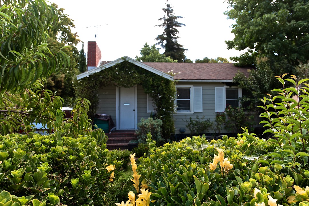 1040 4th St in Novato, CA - Foto de edificio