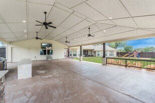 30062 N Fulshear Dr in Fulshear, TX - Building Photo