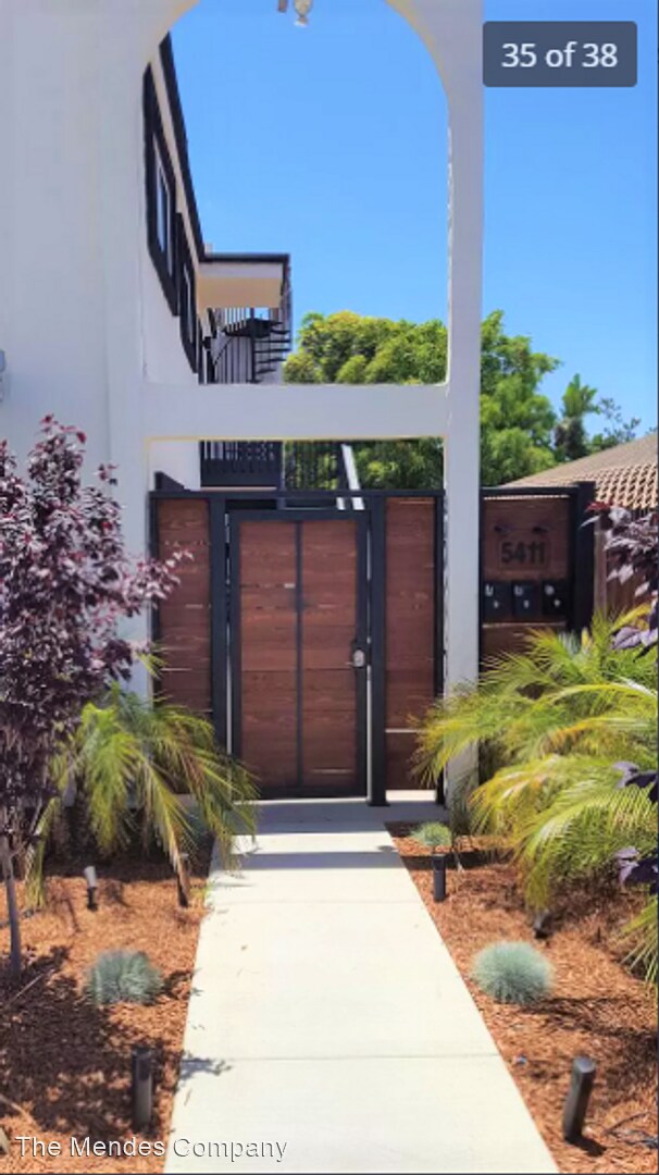 5411 Lauretta St in San Diego, CA - Foto de edificio - Building Photo