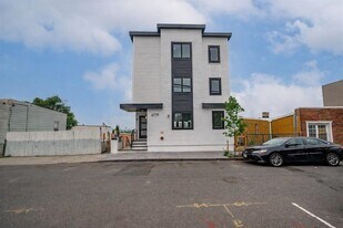 6719 Meadowview Ave in North Bergen, NJ - Building Photo