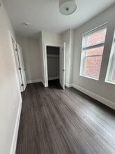 147 E Cottage St, Unit 3 in Boston, MA - Building Photo - Building Photo