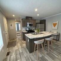 21 Arbor St in St. Cloud, MN - Building Photo