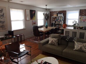 144 Saint Margaret Street, Unit B in Charleston, SC - Building Photo - Building Photo