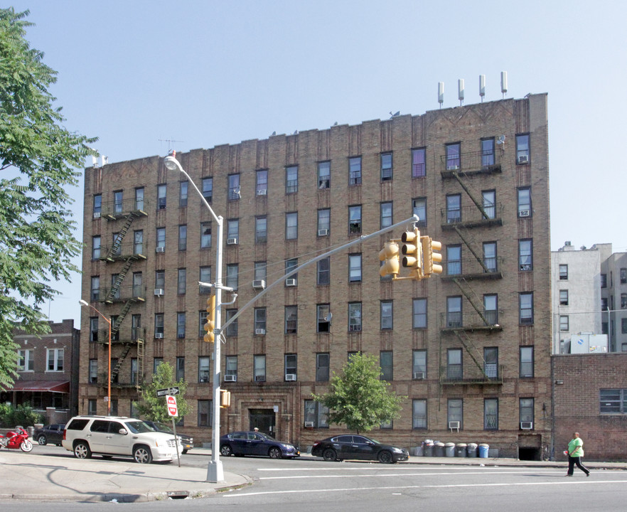 1049 Montgomery St in Brooklyn, NY - Building Photo