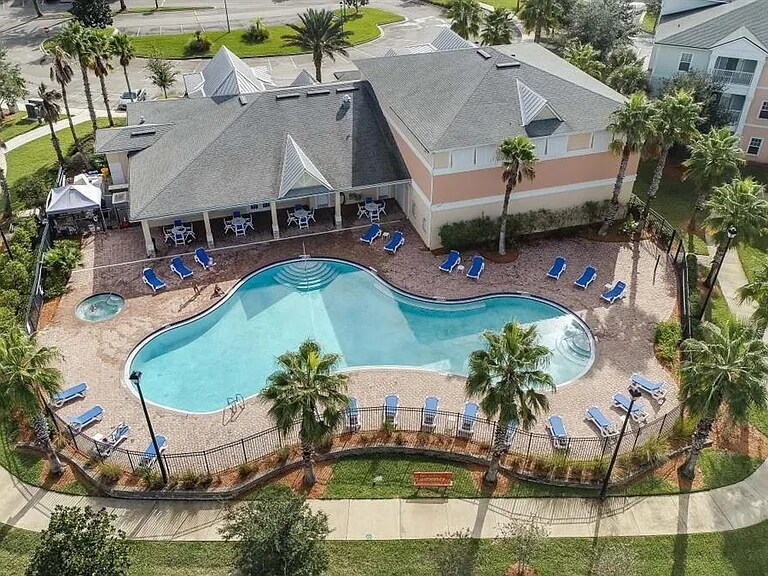 4908 Key Lime Dr, Unit 301 in Jacksonville, FL - Building Photo