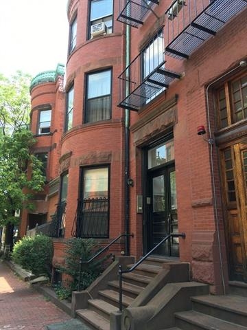 426 Marlborough St in Boston, MA - Building Photo