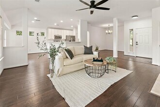 99 S Wynnoak Cir in Spring, TX - Building Photo - Building Photo