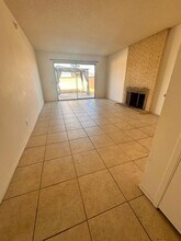 129 E Ave Q4 in Palmdale, CA - Building Photo - Building Photo