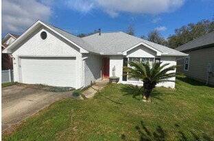 853 Ladner Dr, Unit B in Pensacola, FL - Building Photo