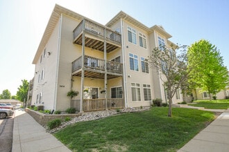 7434 S Louise Ave in Sioux Falls, SD - Building Photo - Building Photo