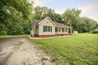 7411 Belroi Rd in Gloucester, VA - Building Photo - Building Photo