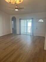 2204 L Pavia Blvd in Venice, FL - Building Photo