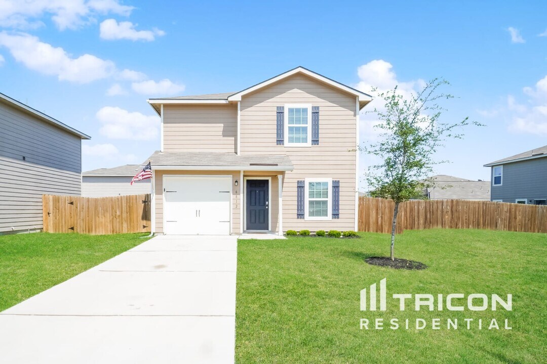 6812 Rosenthal Pass in San Antonio, TX - Foto de edificio