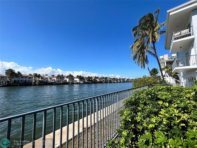 2600 S Ocean Dr in Hollywood, FL - Building Photo - Building Photo