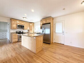 2332 Alta Vista Dr in Vista, CA - Building Photo - Building Photo