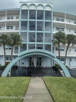 4000 Ocean Beach Blvd in Cocoa Beach, FL - Building Photo