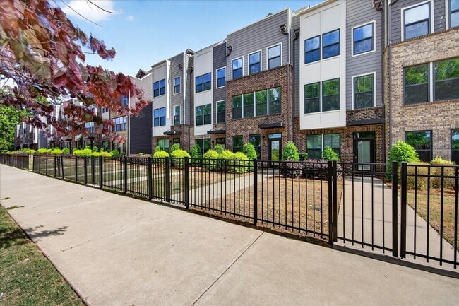 530 Billingsley Rd in Charlotte, NC - Building Photo - Building Photo