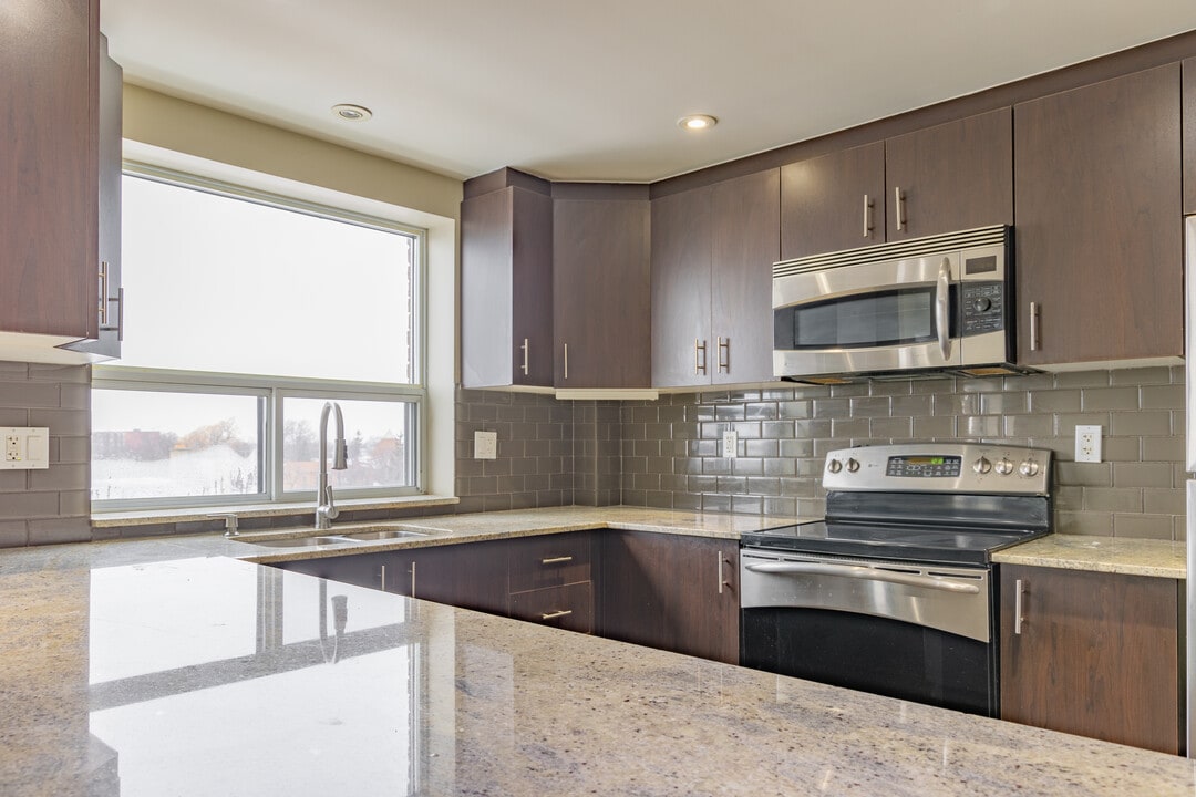 508 Mohawk in Hamilton, ON - Building Photo