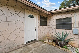 9423 Aqua Dr in Boerne, TX - Building Photo - Building Photo