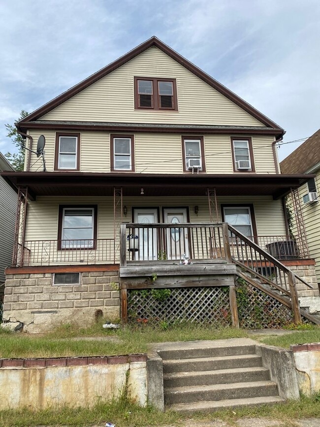121-123-123 N Cameron Ave