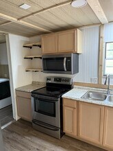 110 Robin Meadow Ln in Fairview, NC - Building Photo - Building Photo