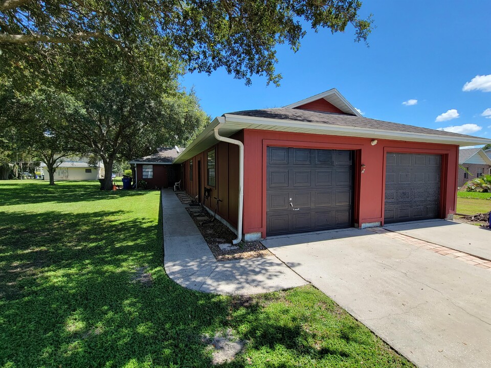 21 Louisiana Ave in St. Cloud, FL - Building Photo