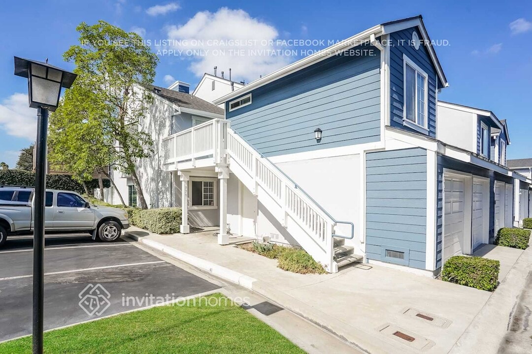 779 Stone Harbor Cir in La Habra, CA - Foto de edificio