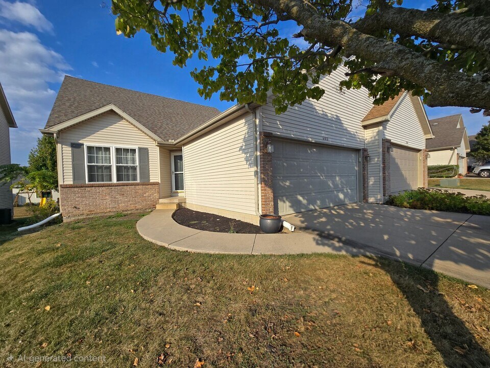 460 Beechwood Ct in Normal, IL - Building Photo