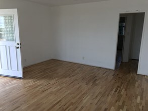 951 McCarthy Ct, Unit 4 in El Segundo, CA - Building Photo - Building Photo