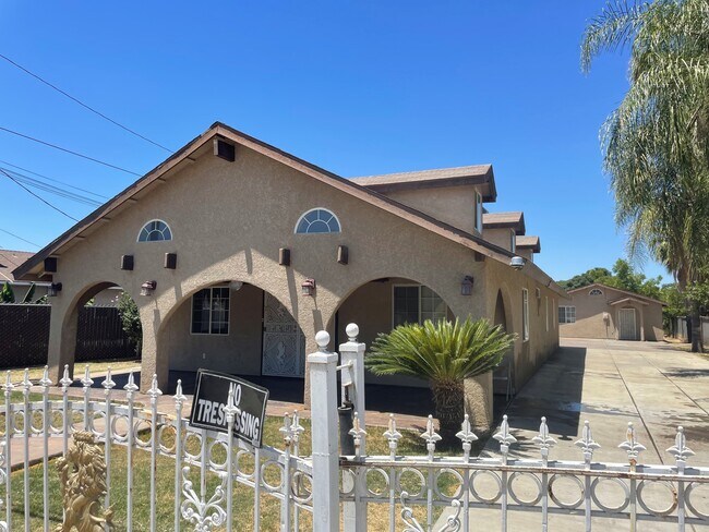 9557 Rd 234 in Terra Bella, CA - Building Photo - Building Photo