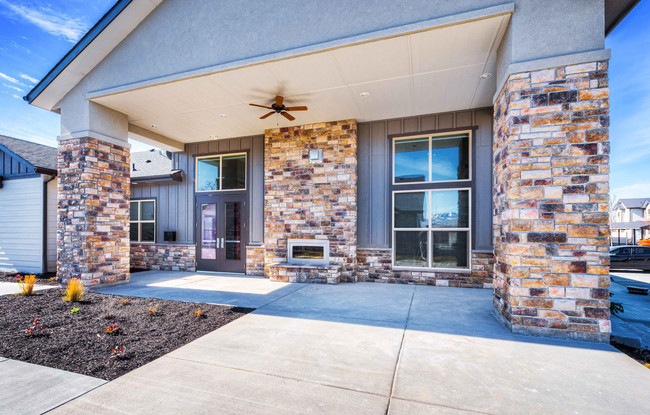 Eagle River Luxury Living in Eagle, ID - Foto de edificio - Building Photo