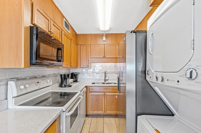 8743 Thomas Dr, Unit SI FL10-ID1355042P in Panama City Beach, FL - Building Photo - Building Photo