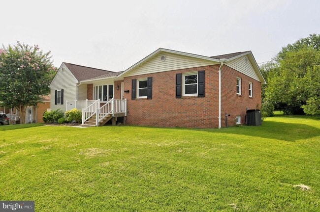 property at 513 Oak Grove Rd