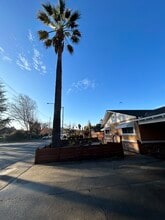 110 Gladys Ave, Unit #A in Mountain View, CA - Building Photo - Building Photo