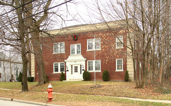 121 Center Rd in Bedford, OH - Building Photo - Building Photo