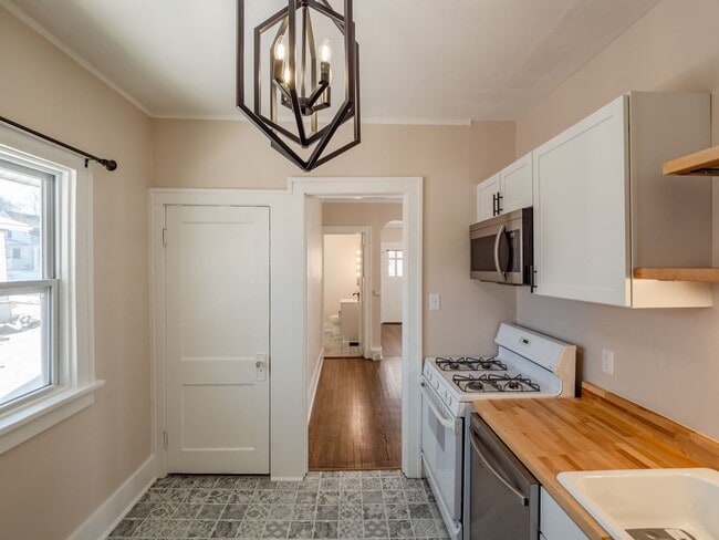 property at 1726 5th Ave SE