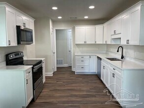 2270 Fairburn St in Pensacola, FL - Building Photo - Building Photo